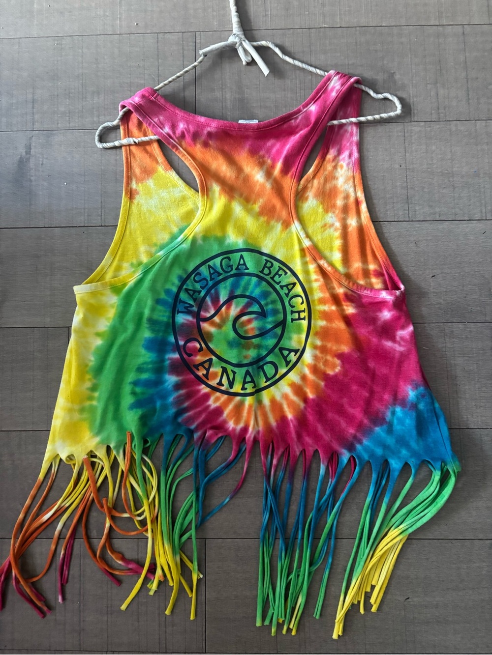 🎀FREE🎀WITH ANY PURCHASE🎀Vintage Women's 'Wasaga Beach' Tie-Dye Fringe Tank Top - Picture 2 of 5